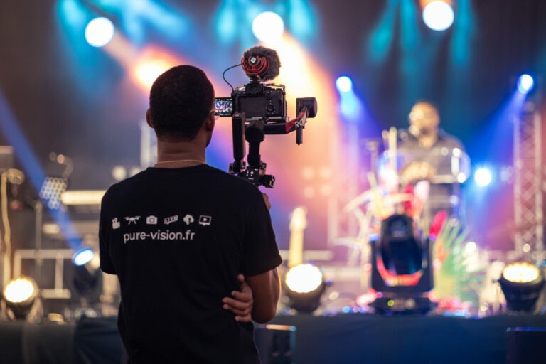 Vidéaste en Guadeloupe : indépendant ou agence, qui choisir ?